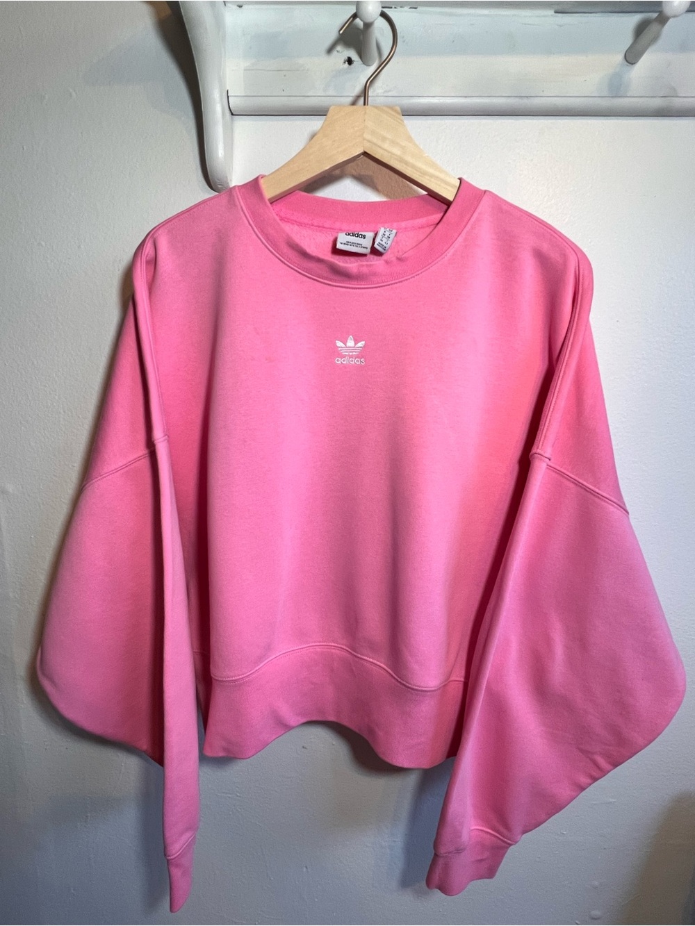 Adidas Originals Pink Cropped Crewneck Sweatshirt Trefoil Logo Oversized